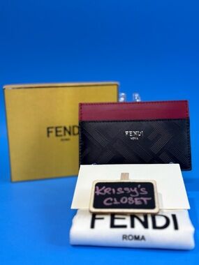 New in Box Fendi Roma Colorblock Black and Burgundy Slim Card Holder